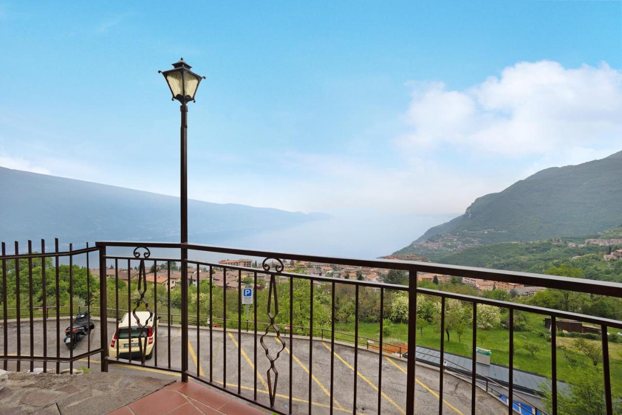 티날레 Stella Del Garda 2 Con Terrazza 아파트 외부 사진